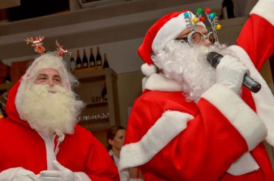 Zwei coole Santas in Action 1