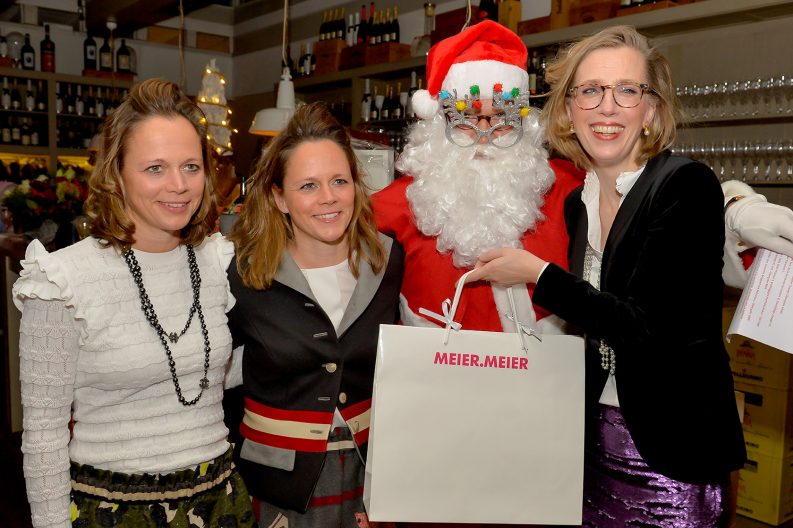 Claudia Zeuzem Christina Helms beide Meier.Meier, Santa, Frauke Frfr. von Reitzenstein Interior