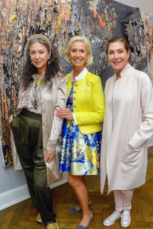 Siva Fröhlich Künstlerin, Kristina Tröger CeU-Präsidentin,Alexandra von Rehlingen SvR PR hochkant ganz