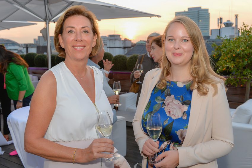 Birgit Engeland Windcontainer-Services, Stella Melbye-Konan Galerie MK